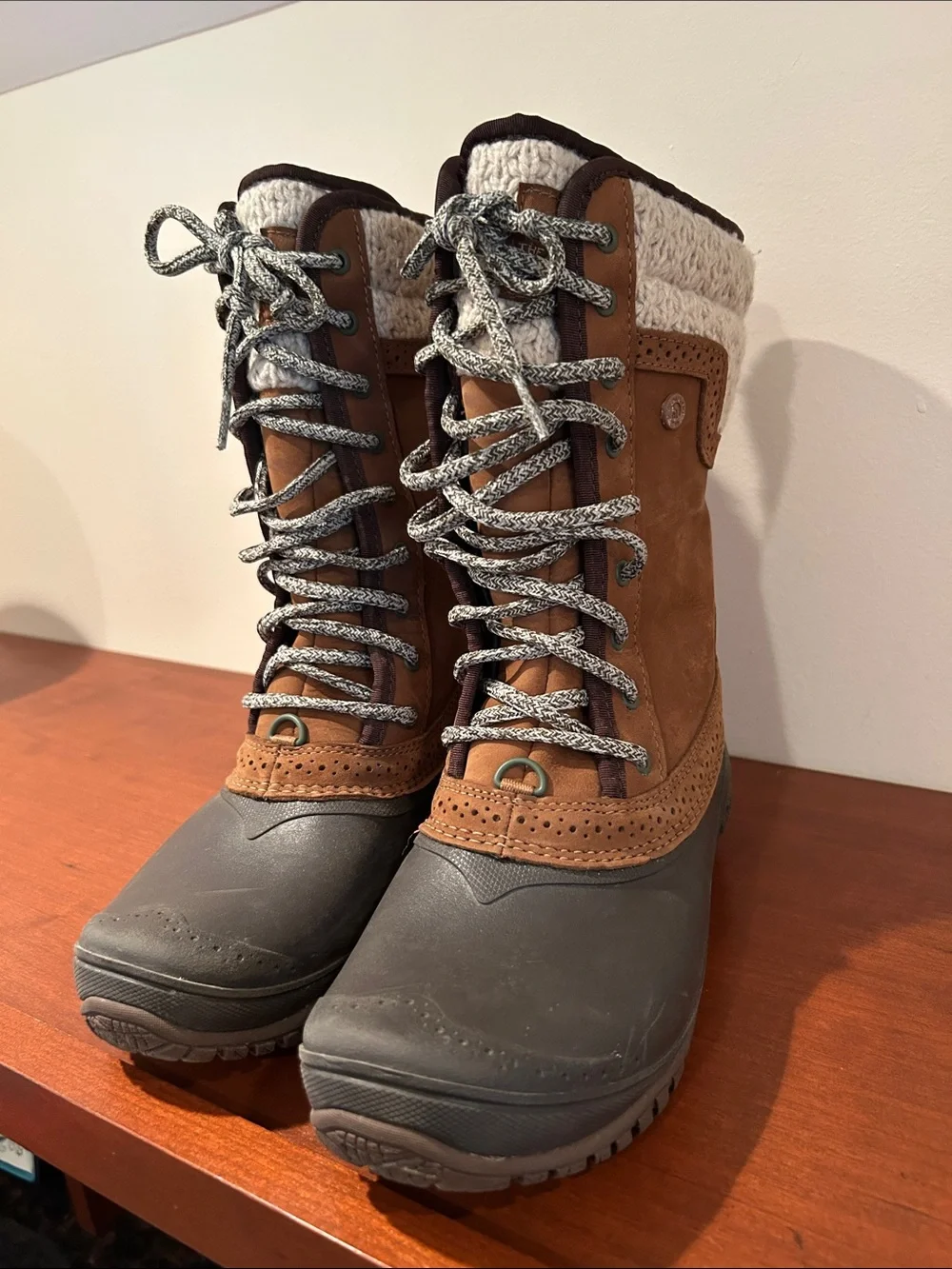 The North Face Women’s 6 Shellista II Winter Mid lace up boots